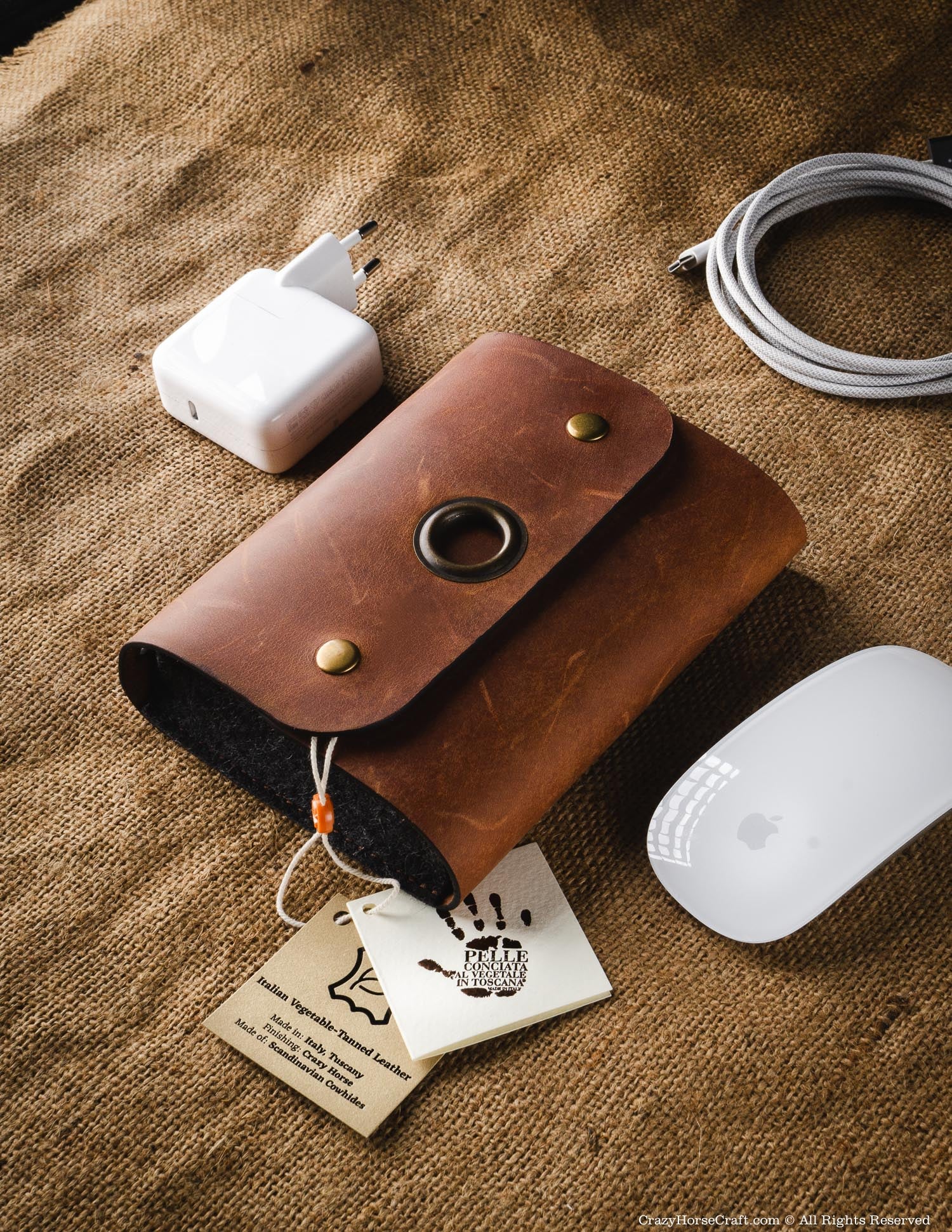 #color of the leather_classic brown