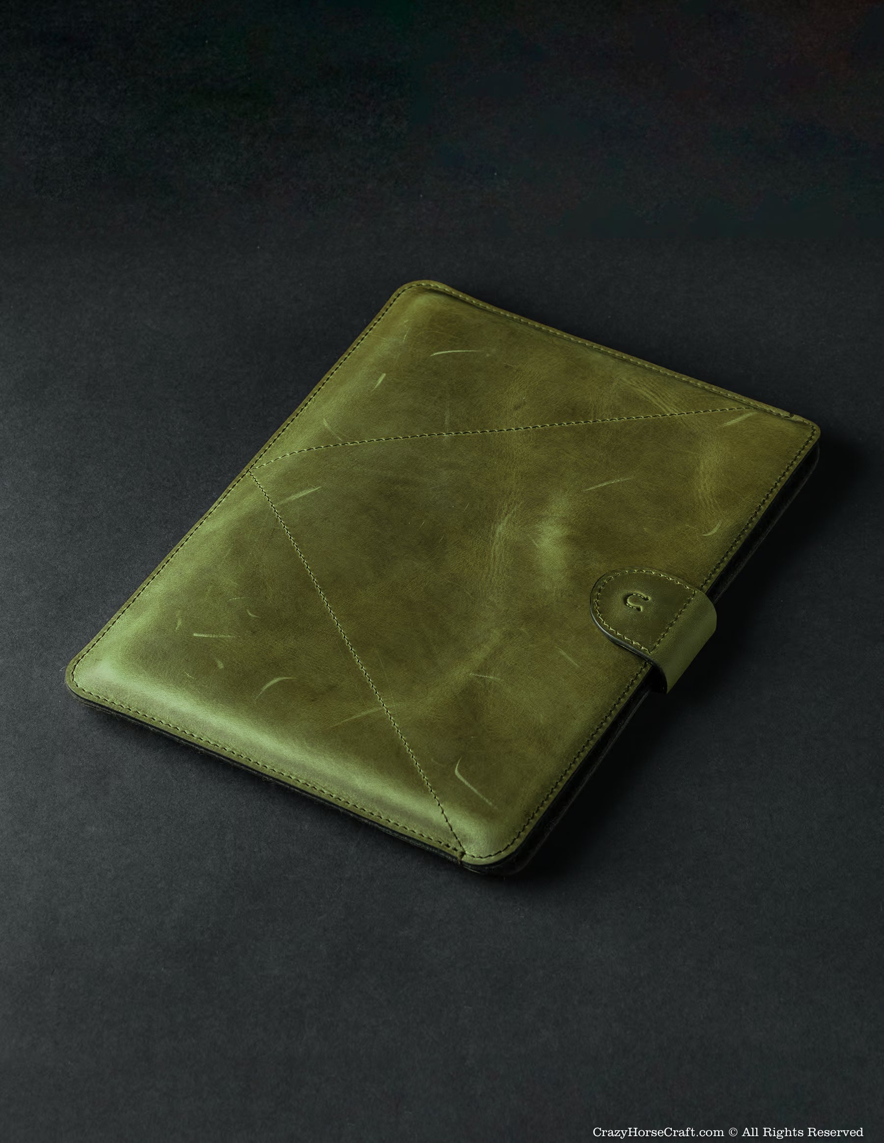 #color of the leather_alpine green