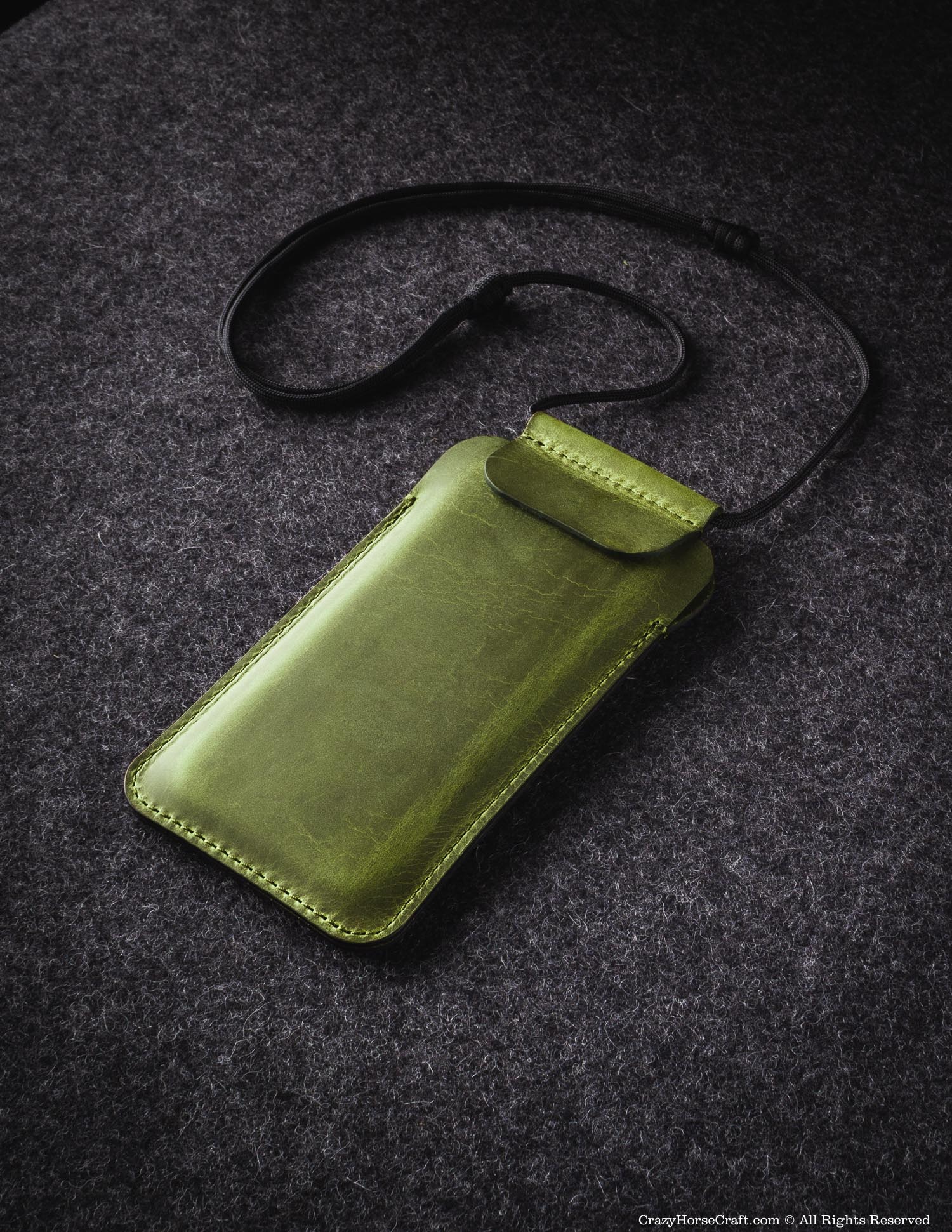 #color of the leather_alpine green