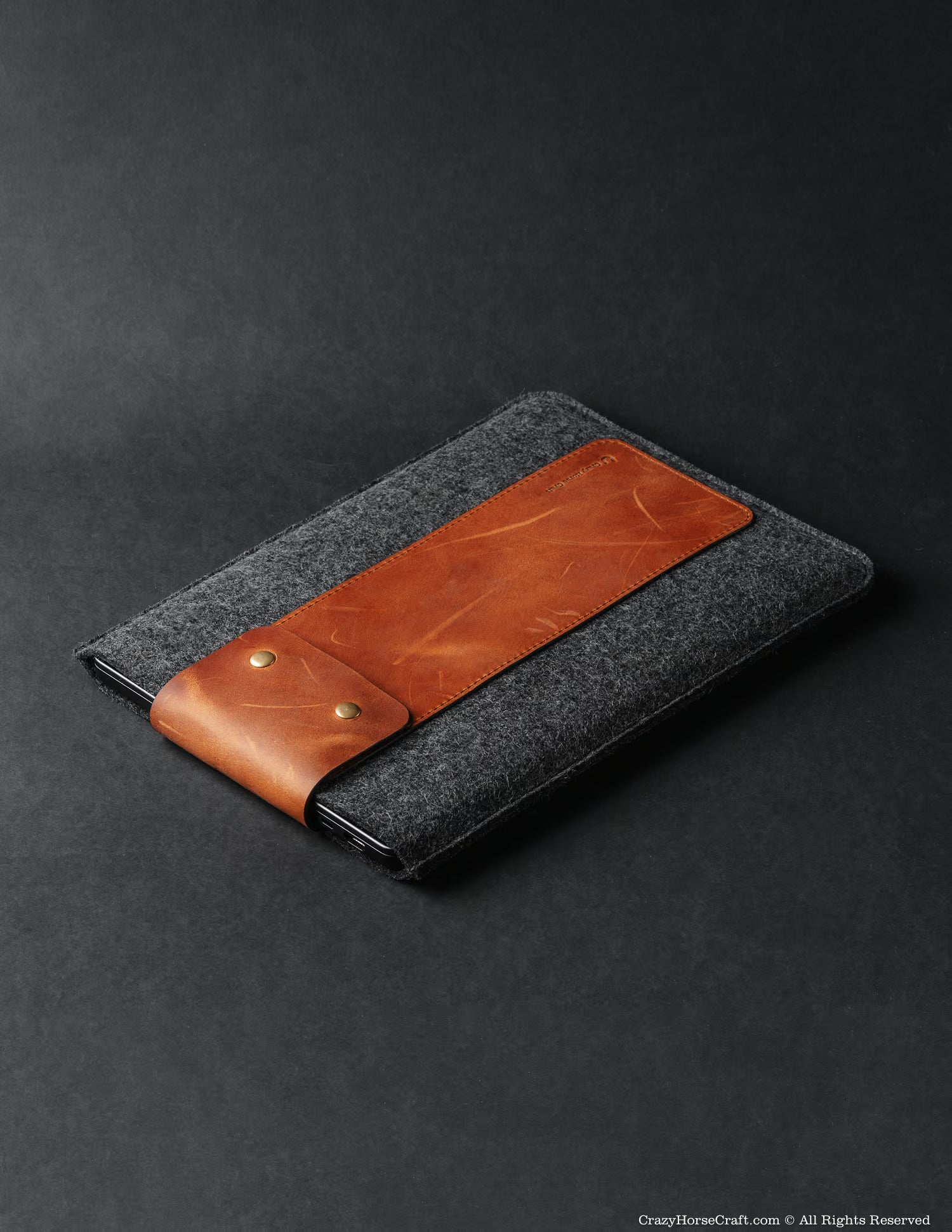 #color of the leather_classic brown