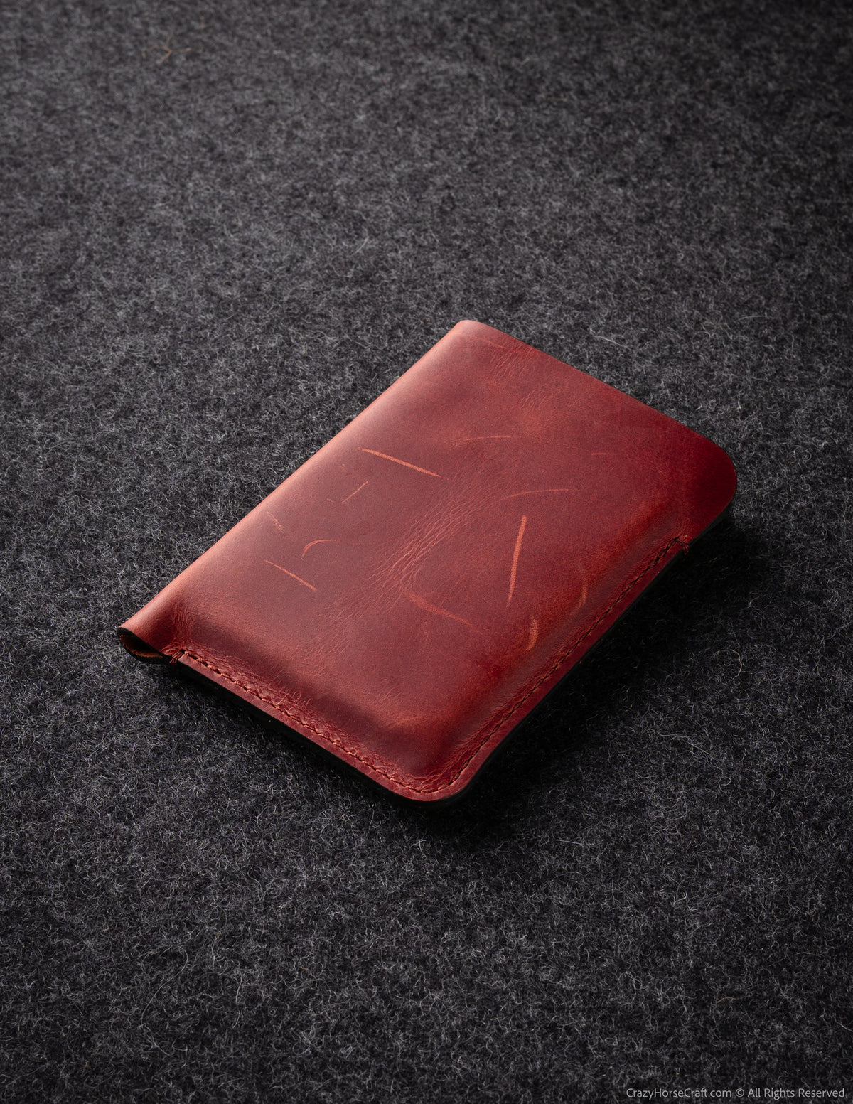 #color of the leather_fragola red