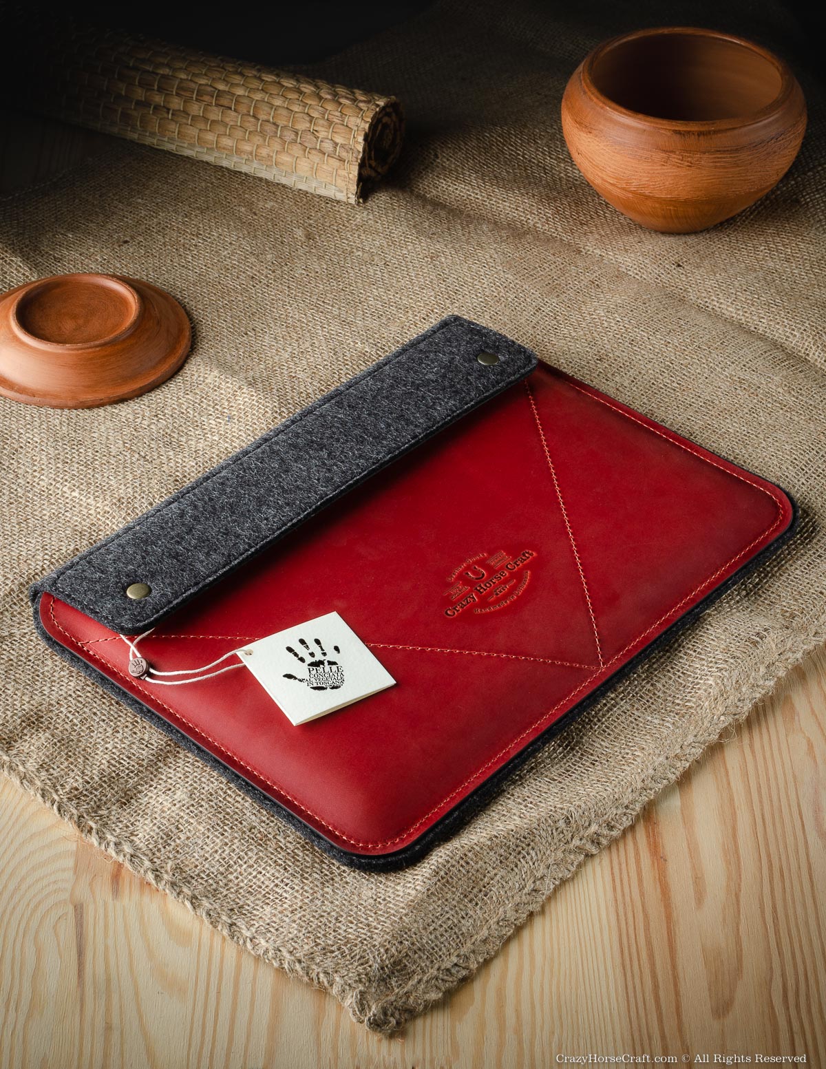 Leather MacBook Pro/Air sleeve, case Fragola Red - Main Image