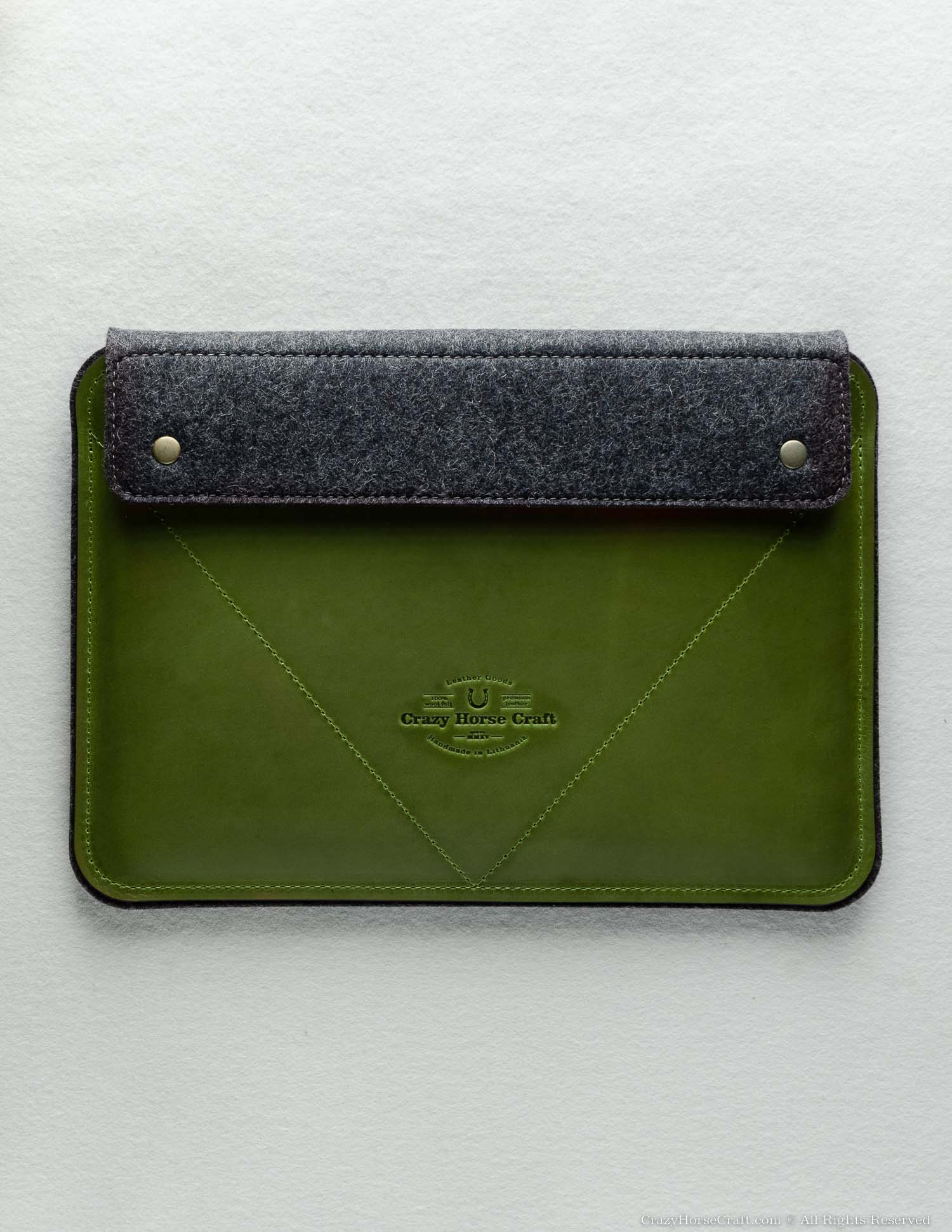 Leather MacBook Pro/Air sleeve, case | Alpine Green