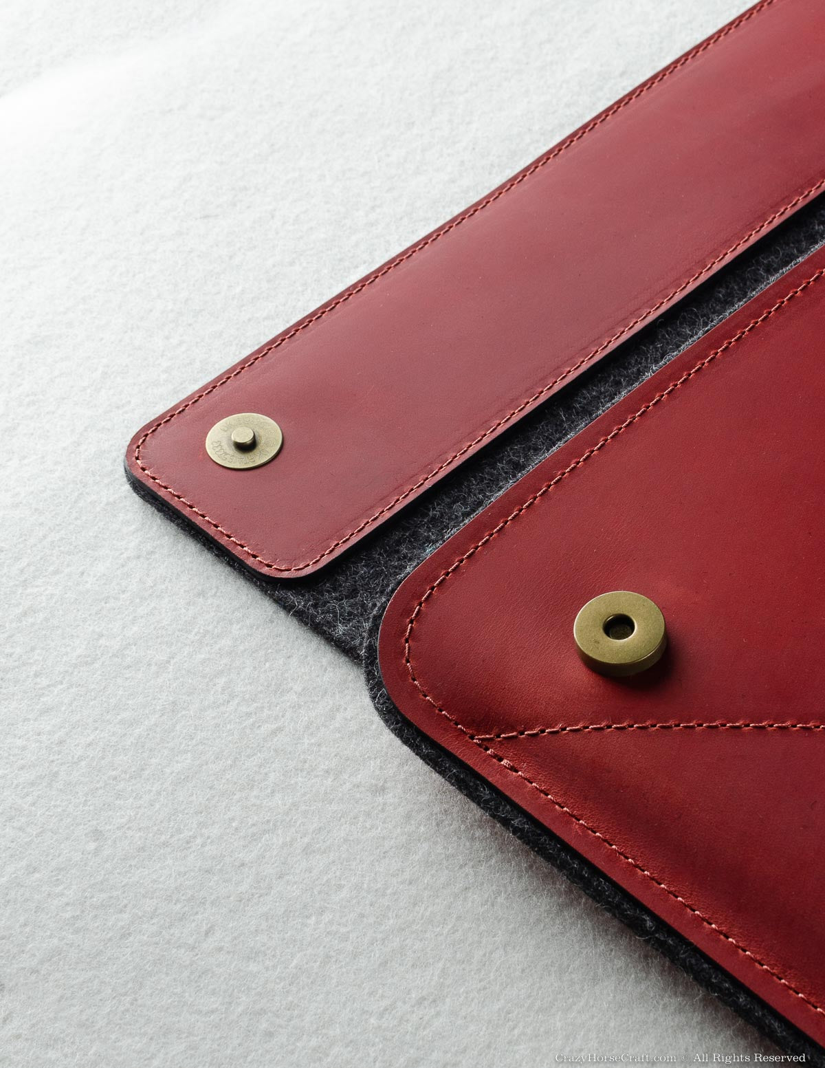 Leather MacBook Pro/Air sleeve, case | Fragola Red