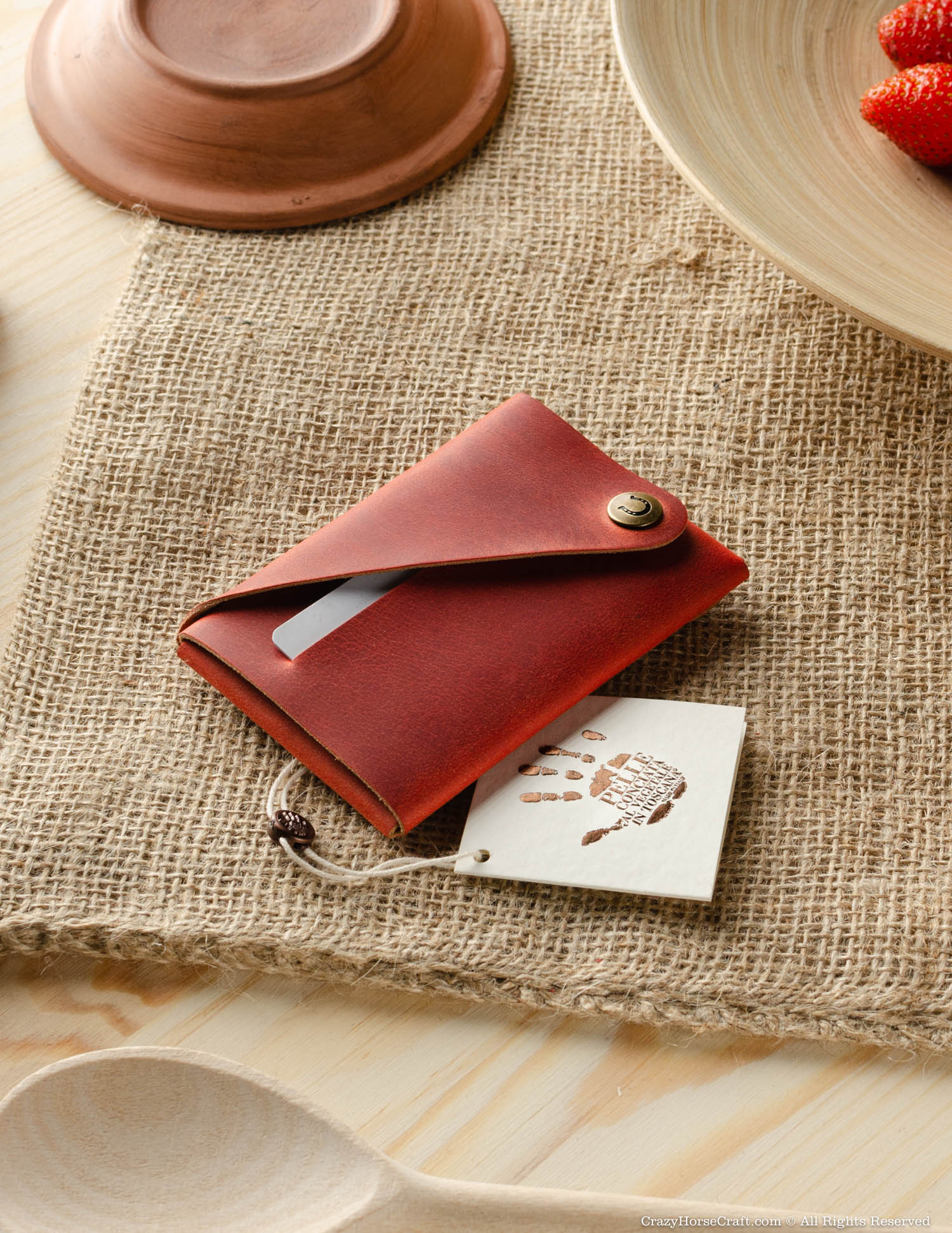 Minimalistic leather wallet card holder Fragola Red vegetable tanned leather