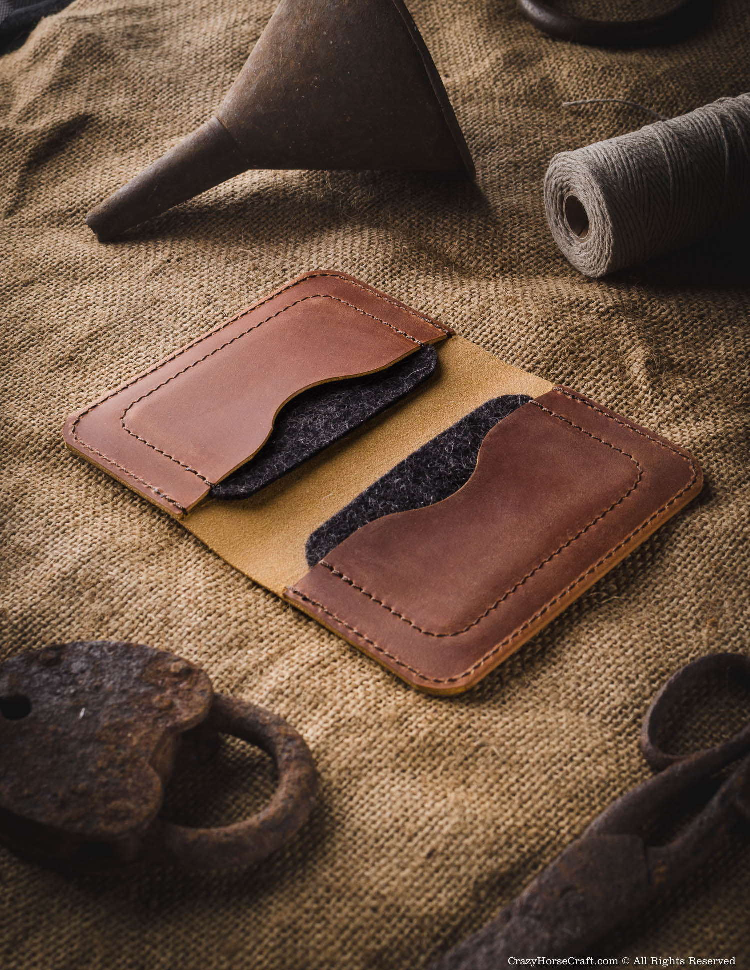 Vegetable tanned Leather Wallet & Credit Card Holder | Classic Brown