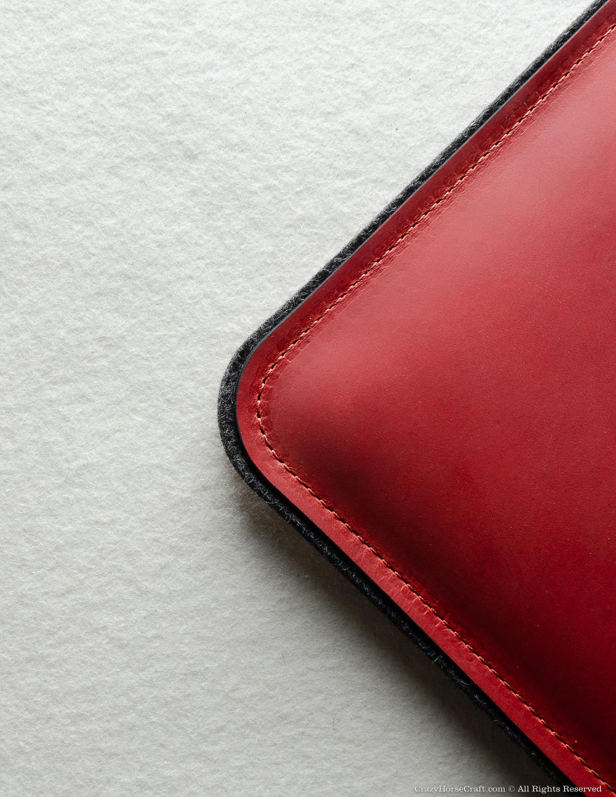 Leather MacBook Pro/Air sleeve, case | Fragola Red