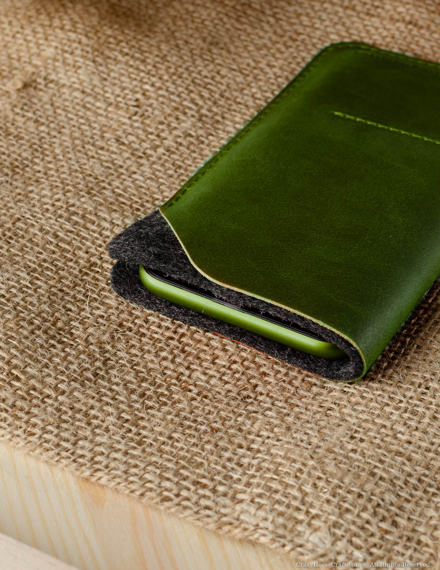 Vegetable Leather Phone Case Wallet with Card Pockets Alpine green