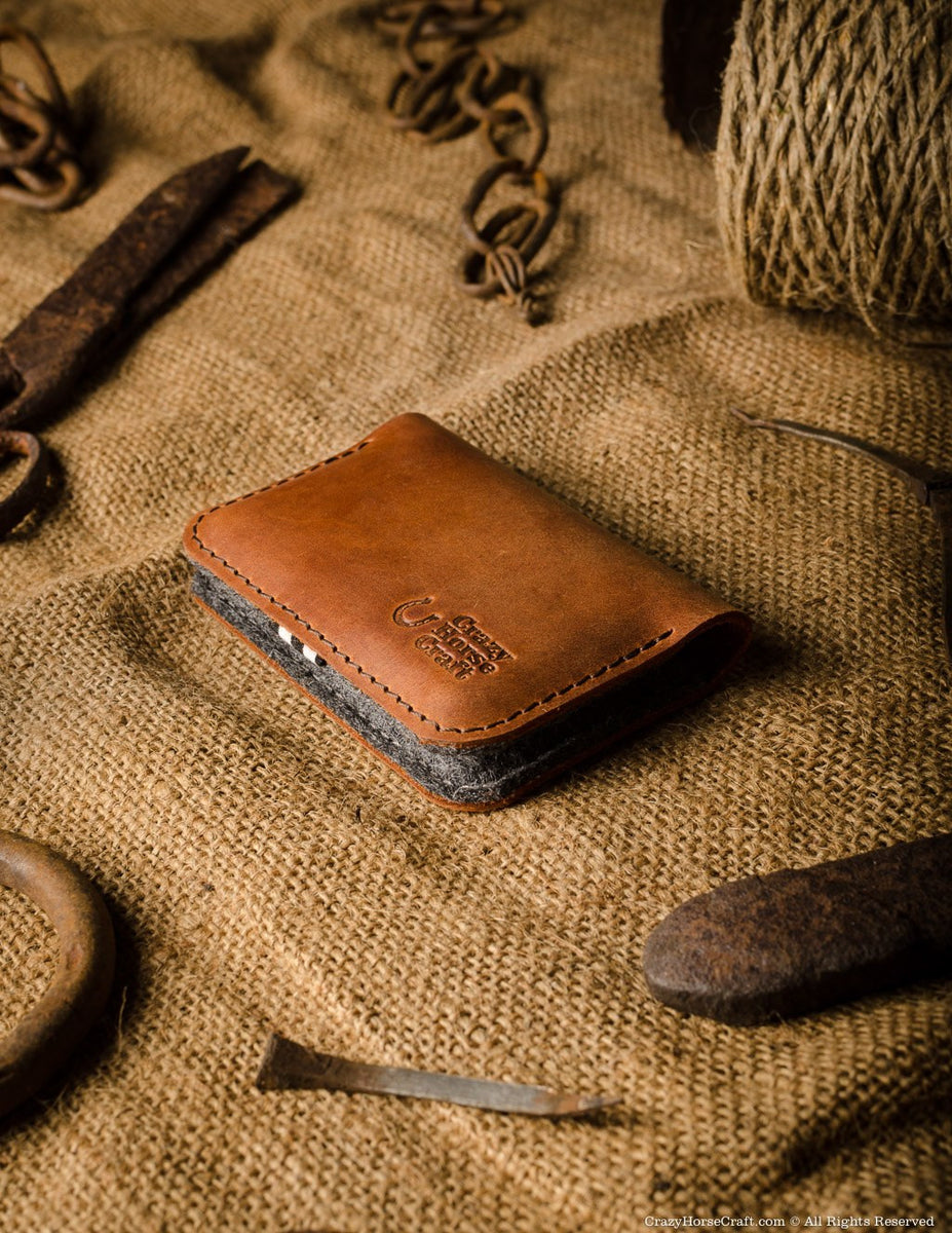 Zwart voorzichtig Acteur Leather Business & Credit Card Holder / Wallet | Classic Brown – Crazy  Horse Craft
