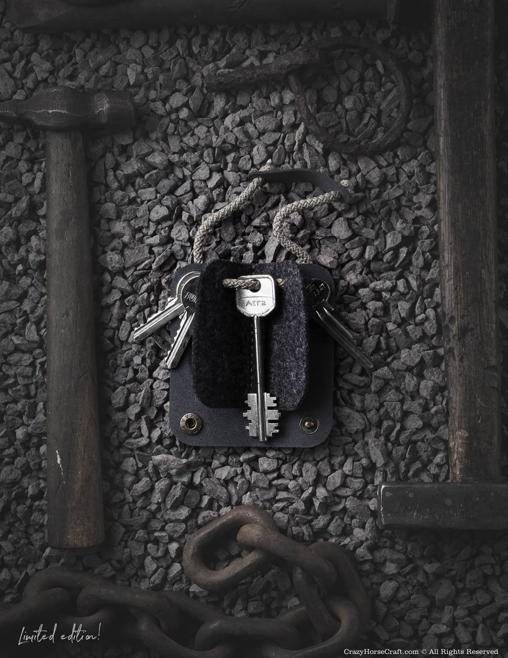 Leather key holder, organiser, grey