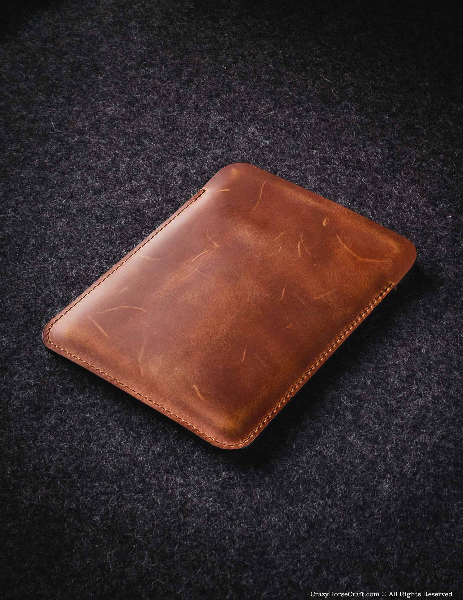 #color of the leather_classic brown