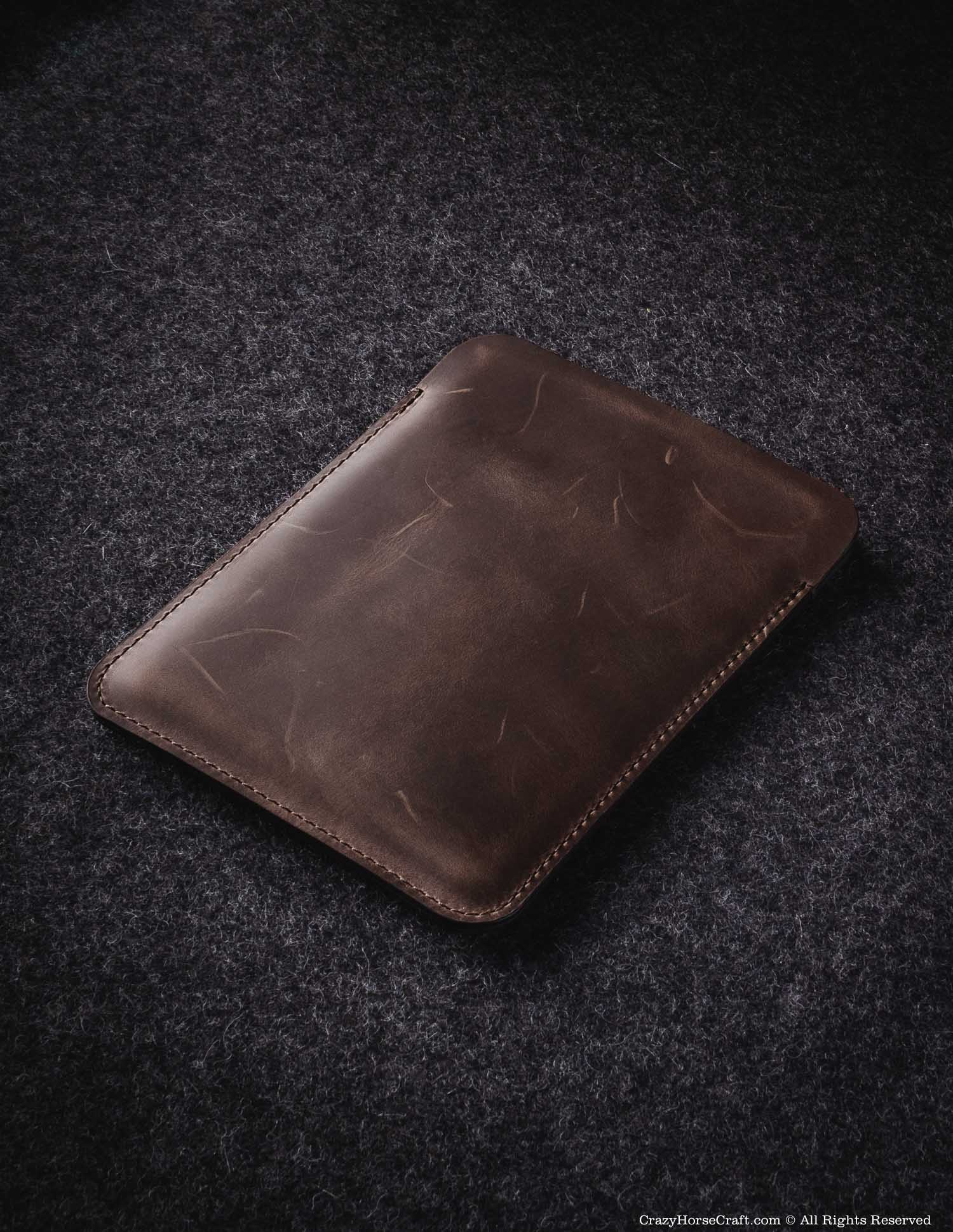 #color of the leather_stone grey
