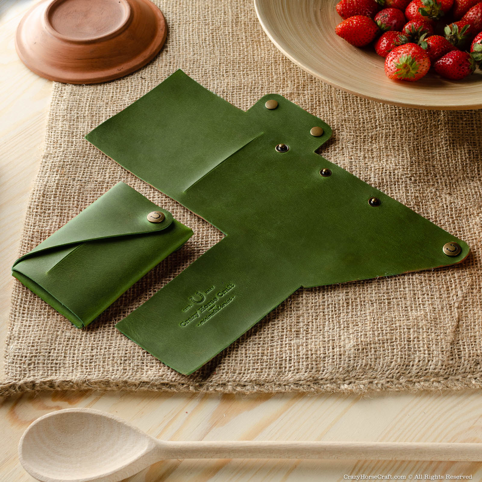 Minimalist leather wallet/card holder | Alpine Green