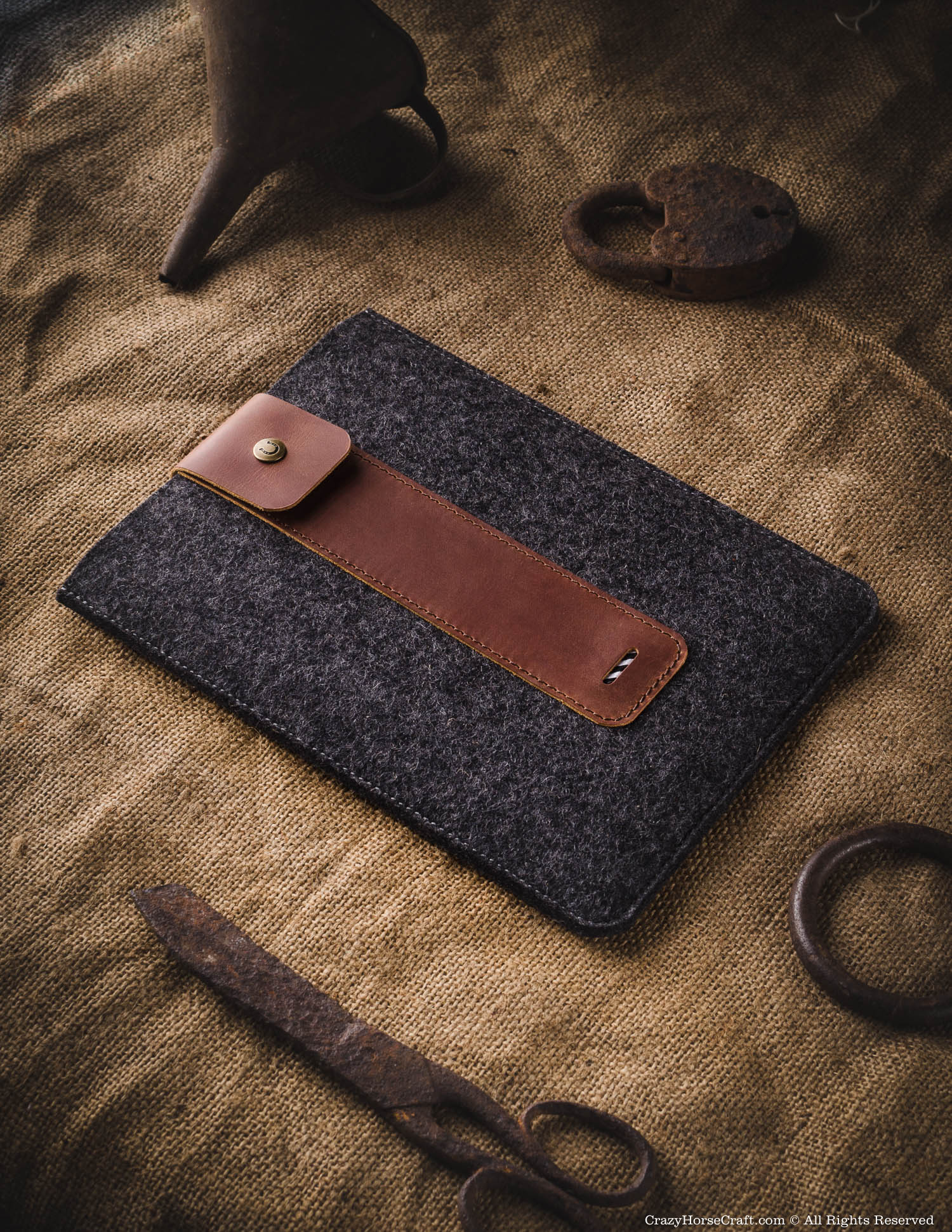 Wool Felt iPad Sleeve | Classic Brown