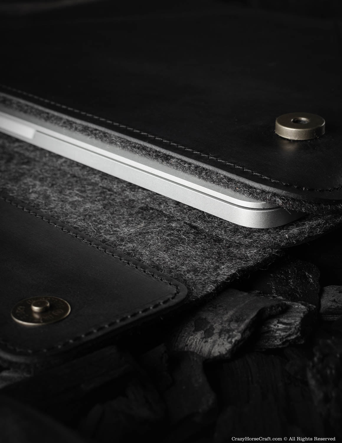 Leather MacBook Pro/Air sleeve, case | Carbon Black