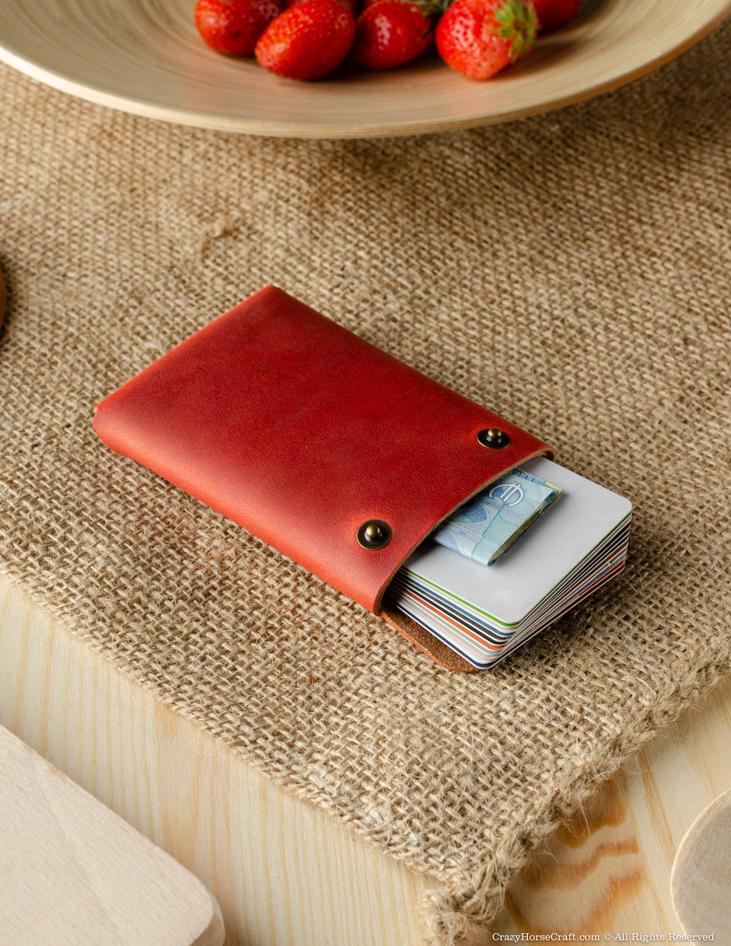 Minimalistic leather wallet card holder Fragola Red vegetable tanned leather