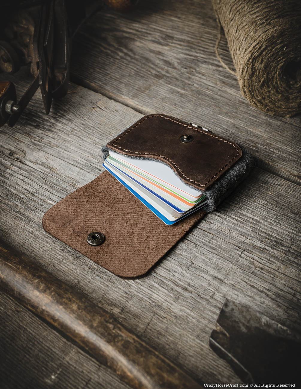 Leather capacious credit card holder wallet brown
