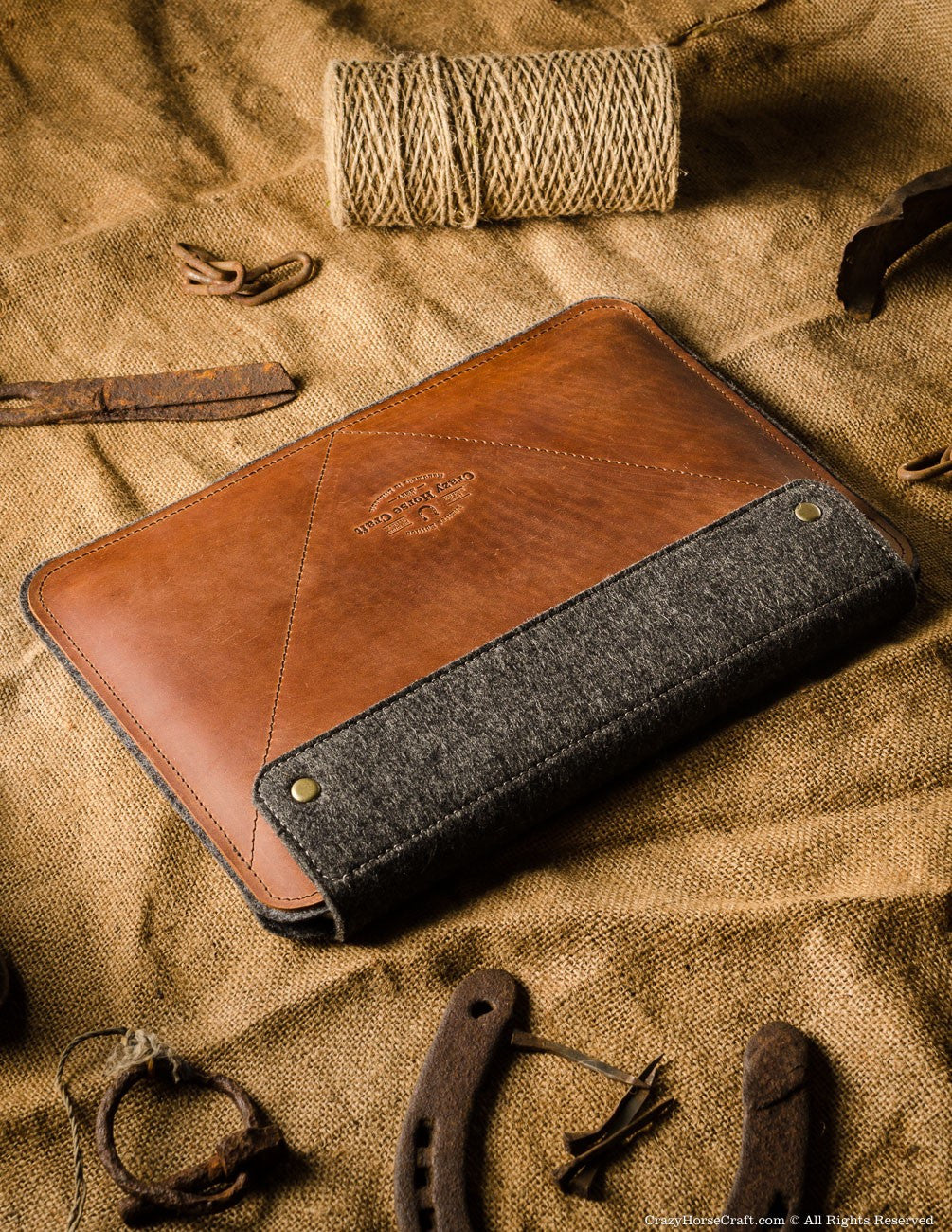 leather ipad pro case with apple pen holder side