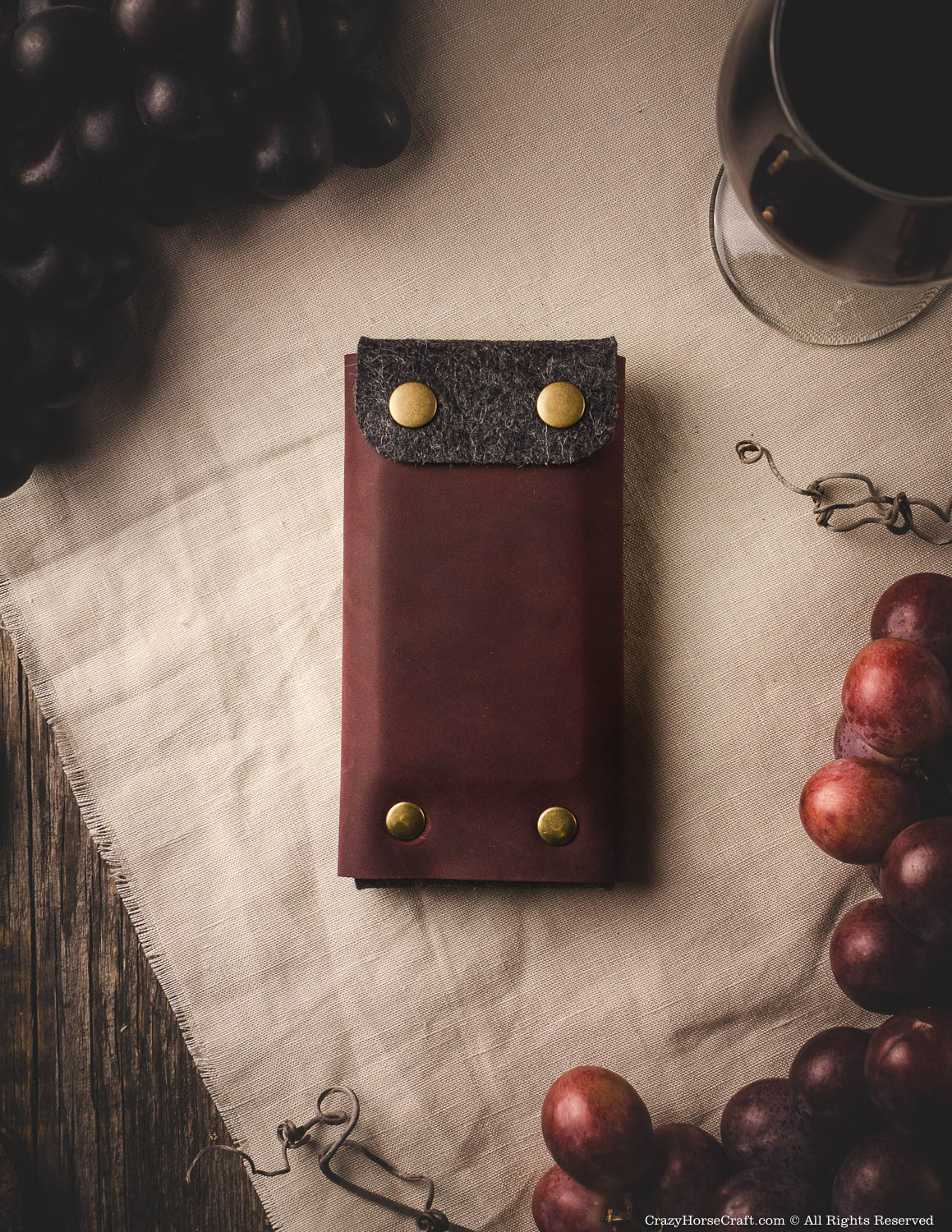 Minimalist leather wallet / phone case | Marsala Wine